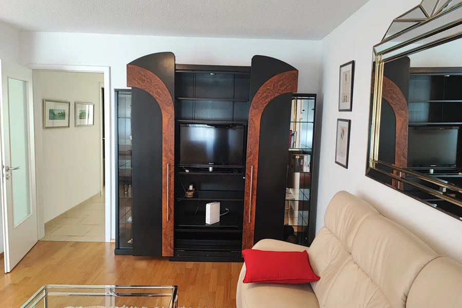 Wohnzimmer mit Kabel TV