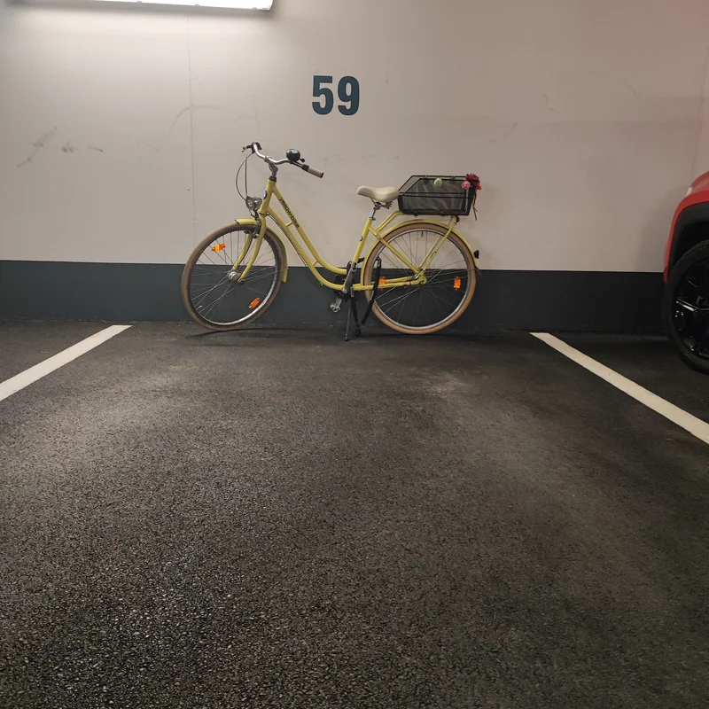 Garage und Leihfahrrad 