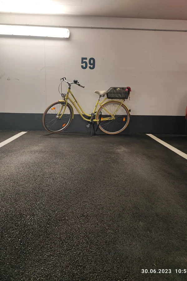 Garage und Leihfahrrad 