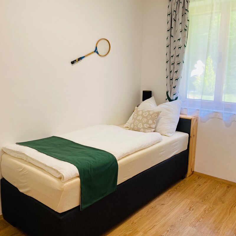 bedroom 2 (single room)