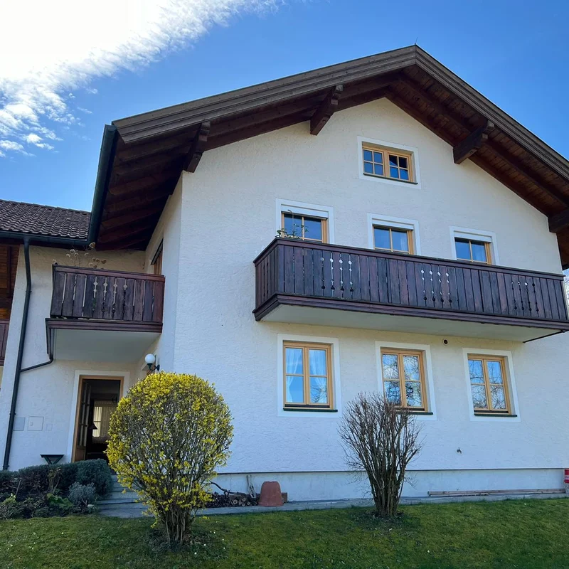 Vorderseite des Hauses