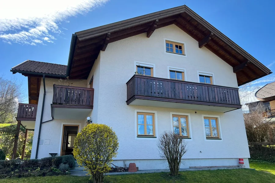 Vorderseite des Hauses