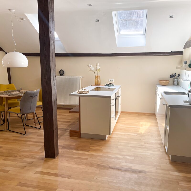 Küche und Essbereich