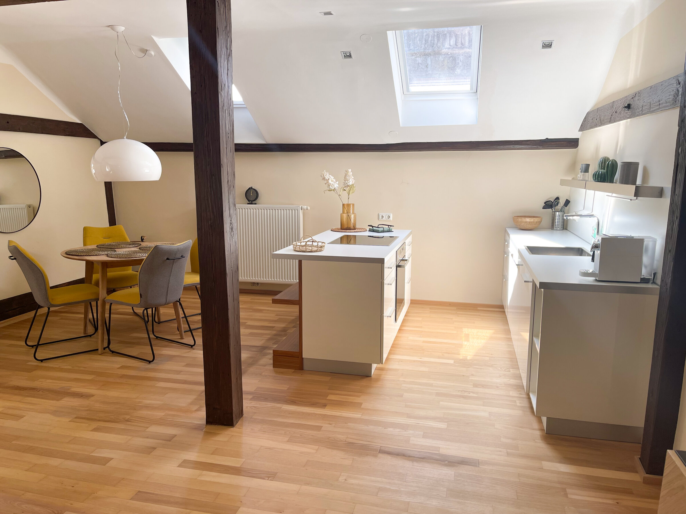 Küche und Essbereich