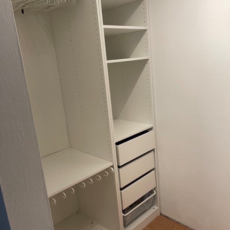 Begehbarer Kleiderschrank