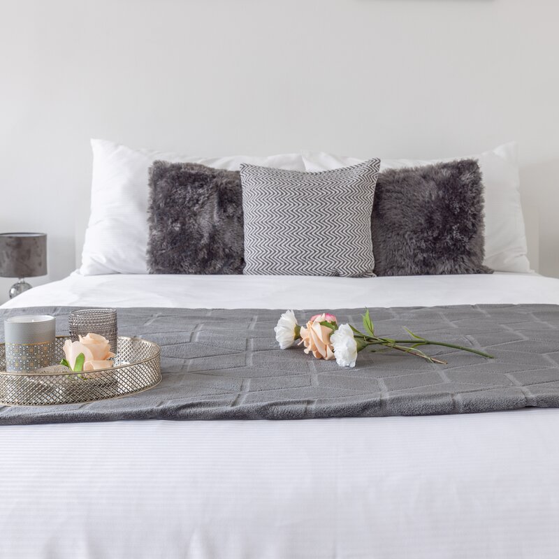 Elegantes Schlafzimmer im 1-Zimmer Apartment – Wohnen auf Zeit & Kurzzeitmiete für 1 bis 6 Monate in Wien