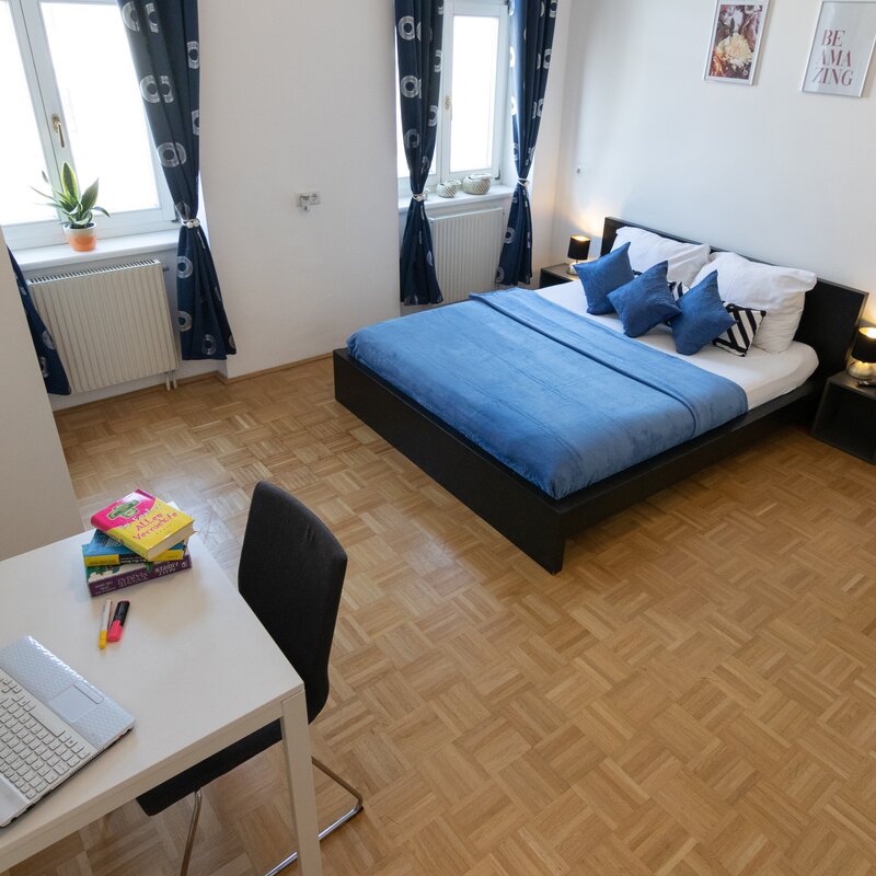 Möbliertes Zimmer mit Doppelbett & Arbeitsplatz – Kurzzeitmiete Wien, Wohnen auf Zeit für 1 bis 6 Monate