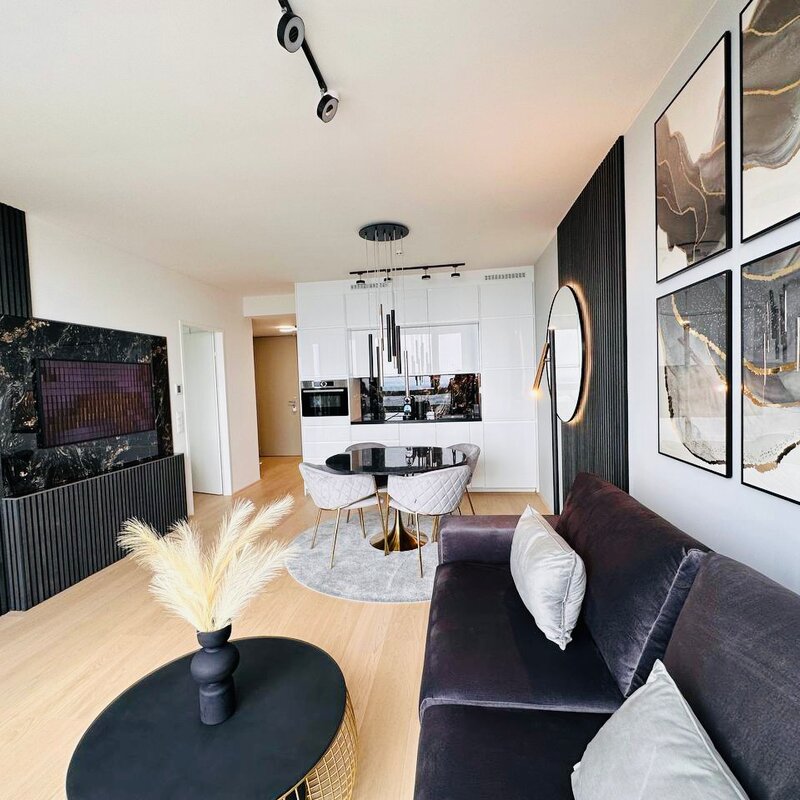 Wohnzimmer Panorama zum Eingangsbereich