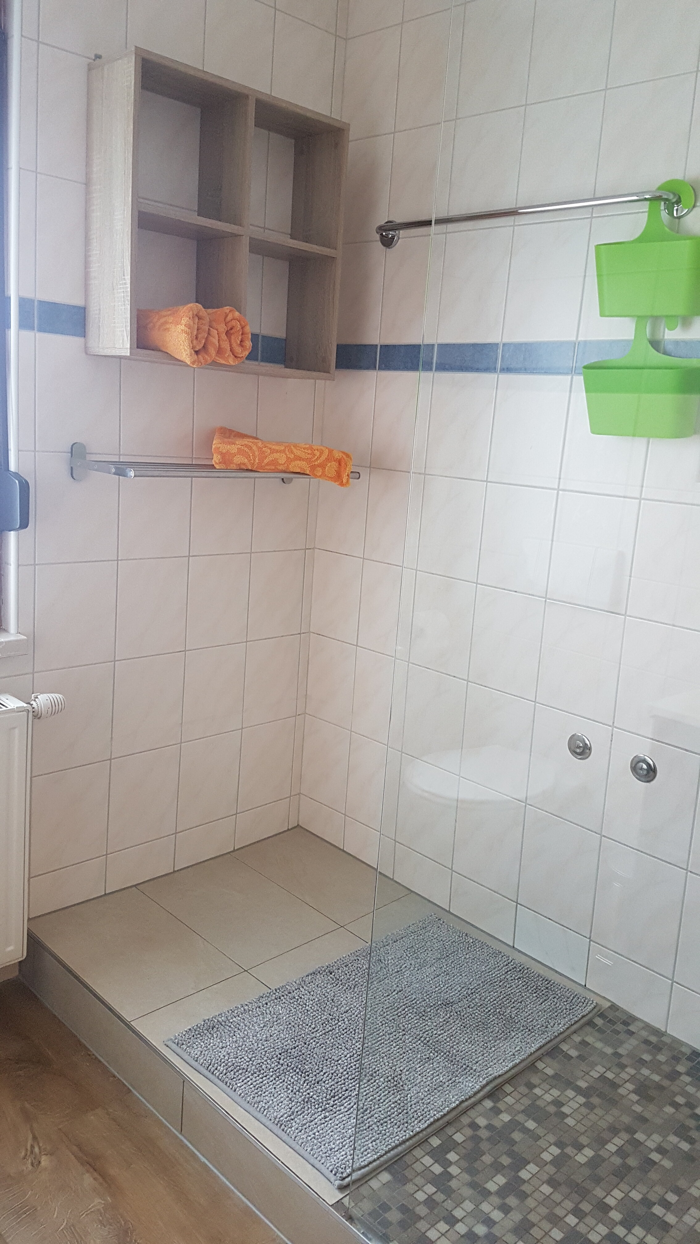 big Shower with rain shower