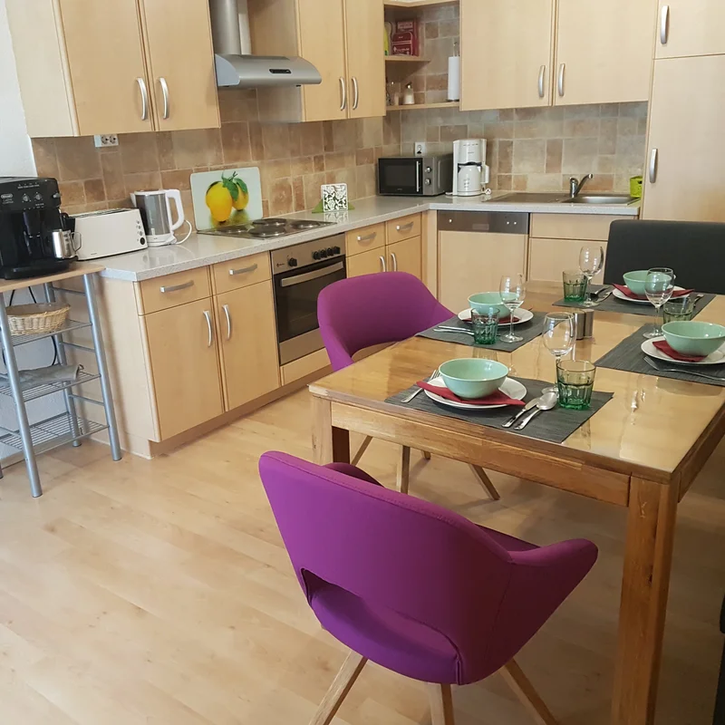 Dining area, kitchenette