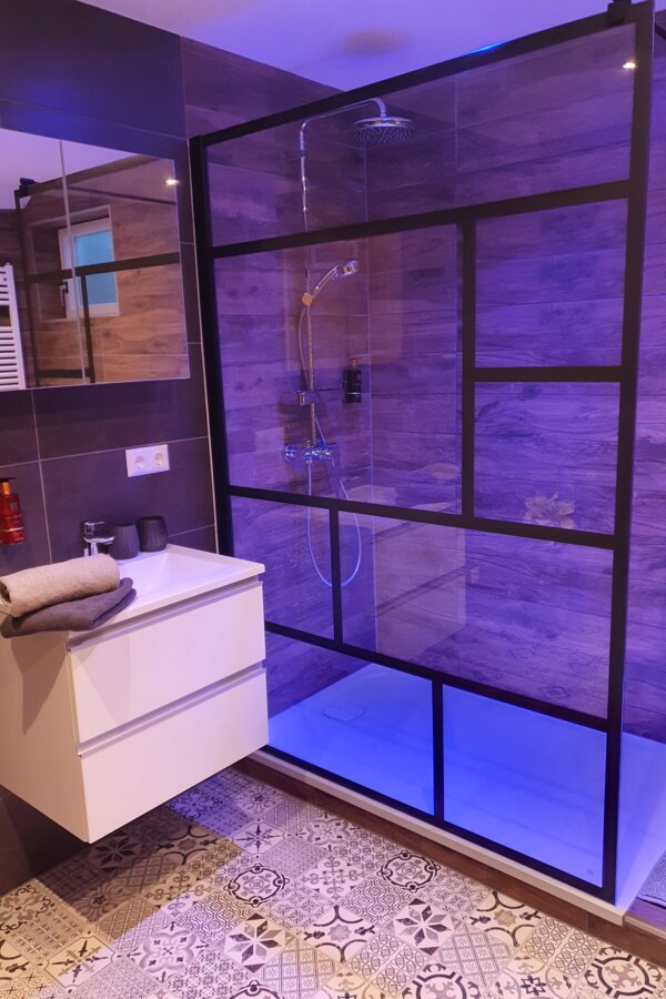 Shower, Washing area