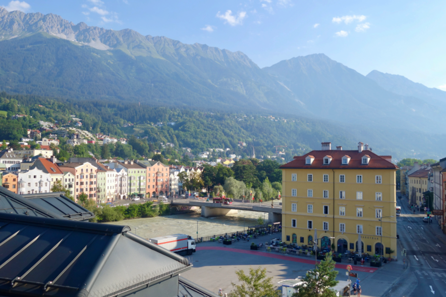 Möblierte 2-Zimmerwohnung mit herrlicher Aussicht am Marktplatz in Innsbruck