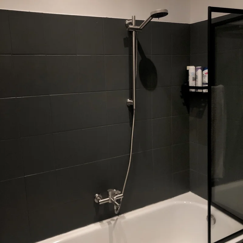 BADEWANNE/DUSCHE | © HANNO WALDNER