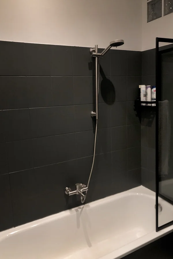 BADEWANNE/DUSCHE | © HANNO WALDNER