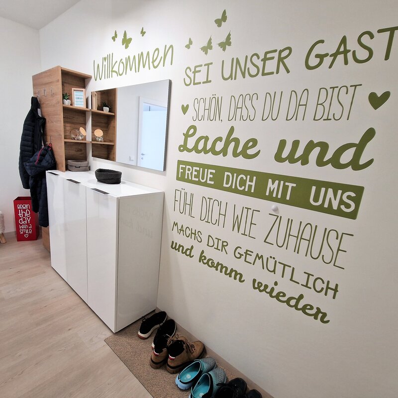 Großzügiger Vorraum mit ausreichend Stauraum