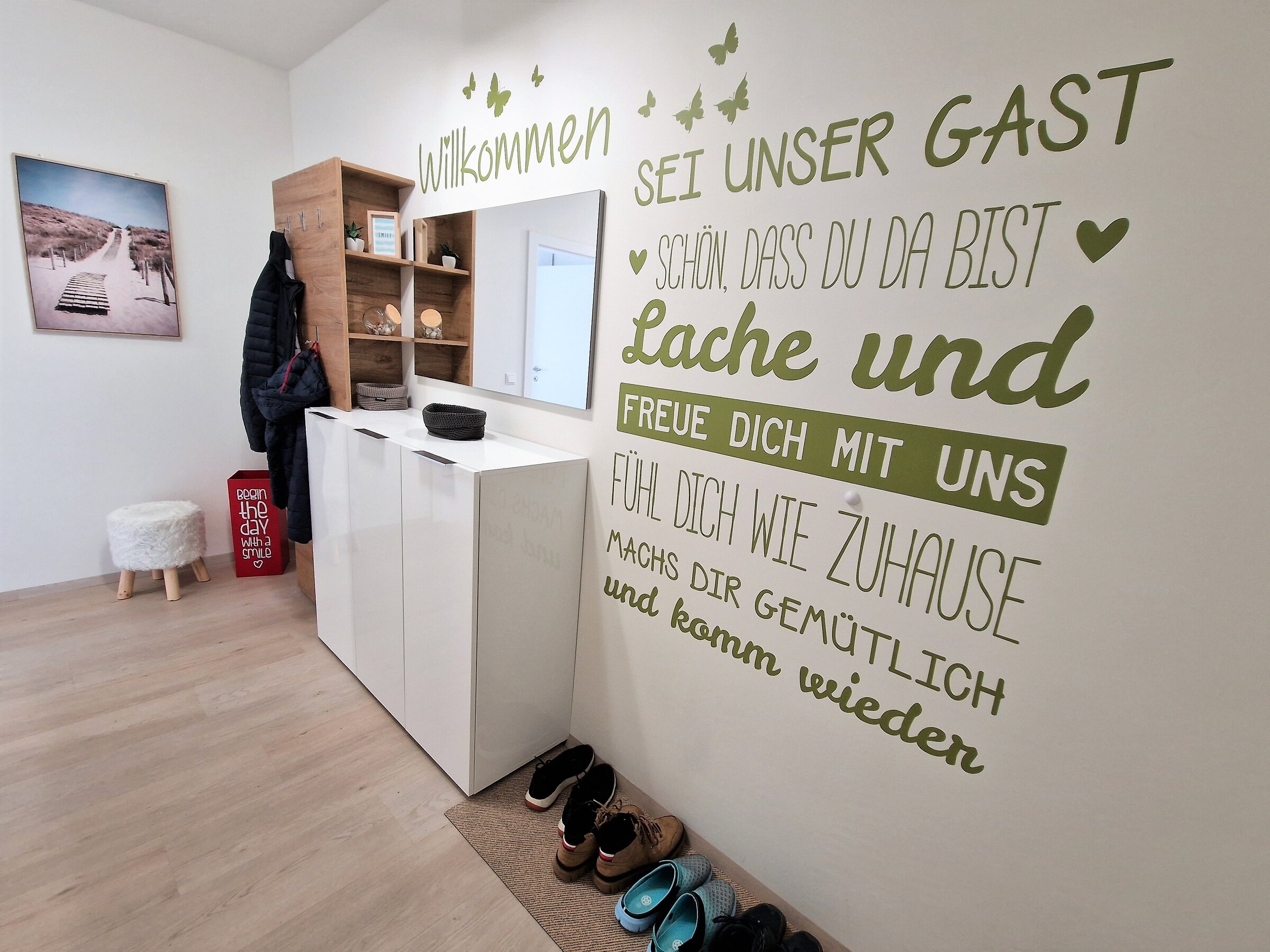 Großzügiger Vorraum mit ausreichend Stauraum