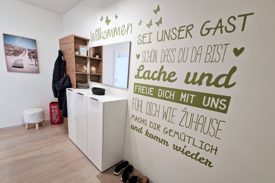 Großzügiger Vorraum mit ausreichend Stauraum