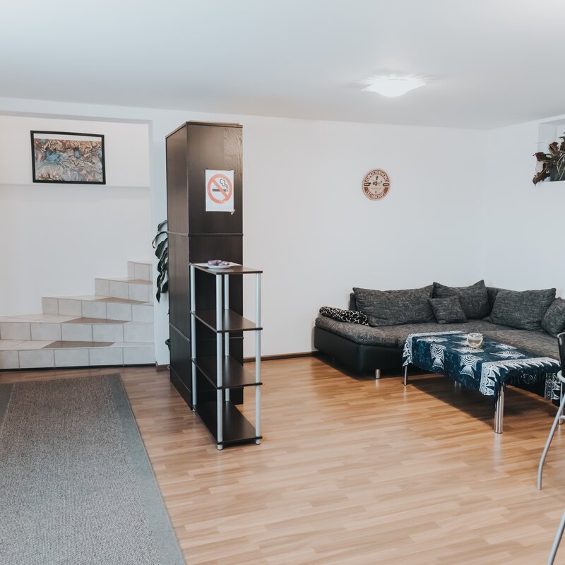 Wohnzimmer mit Esstisch | © OCNS Media