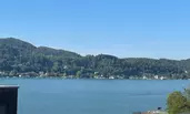 Deine persönliche, malerische Aussicht über den einzigartigen Wörthersee  | © globe.birdz 