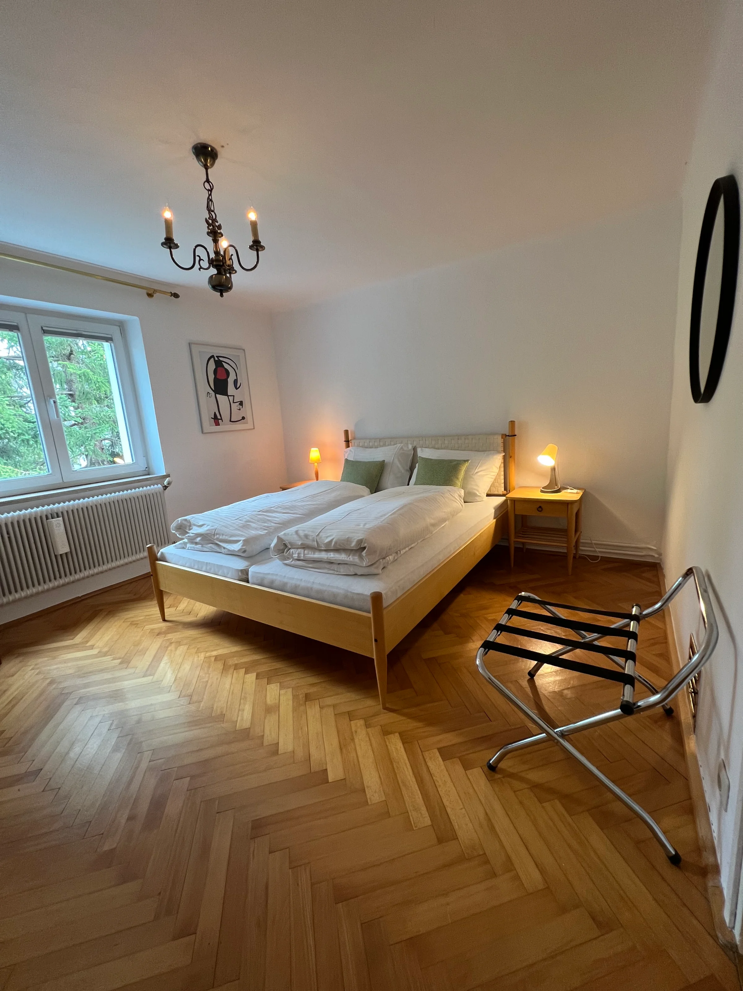 Doppelbett, Einbauschrank | © globe.birdz