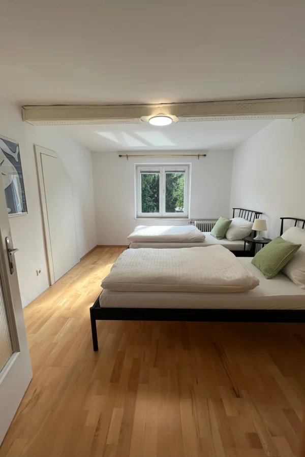 2 Einzelbetten, begehbarer Schrank | © globe.birdz