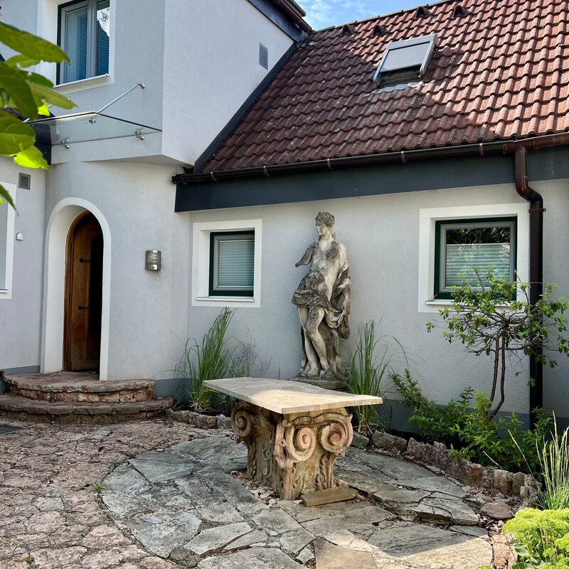 Vorplatz | © globe.birdz