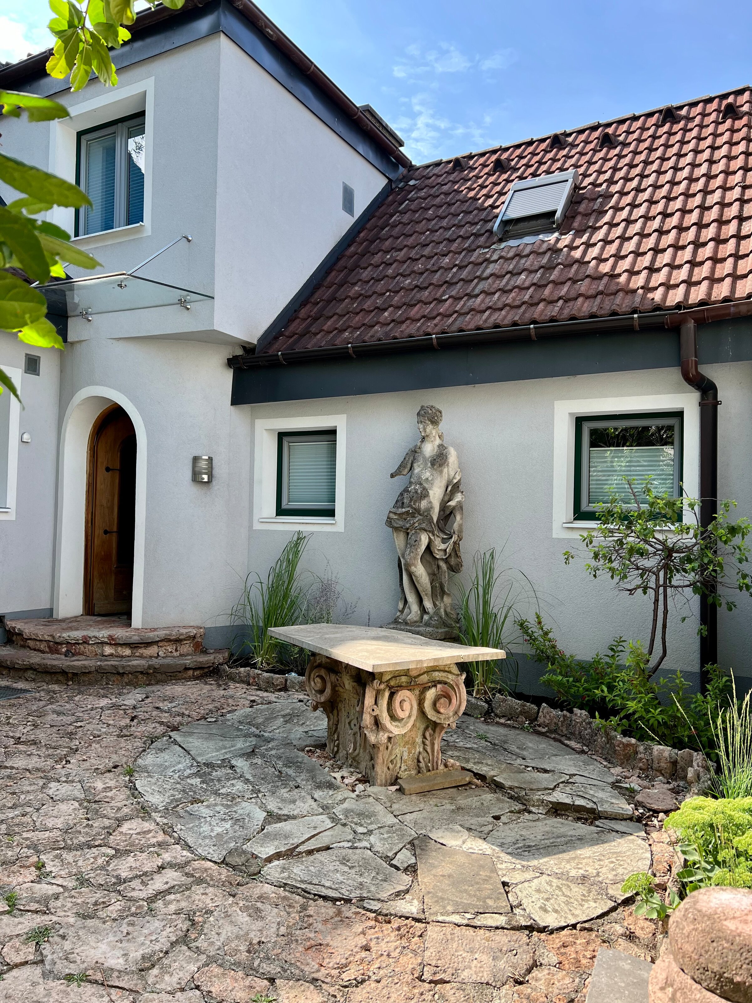 Courtyard | © globe.birdz