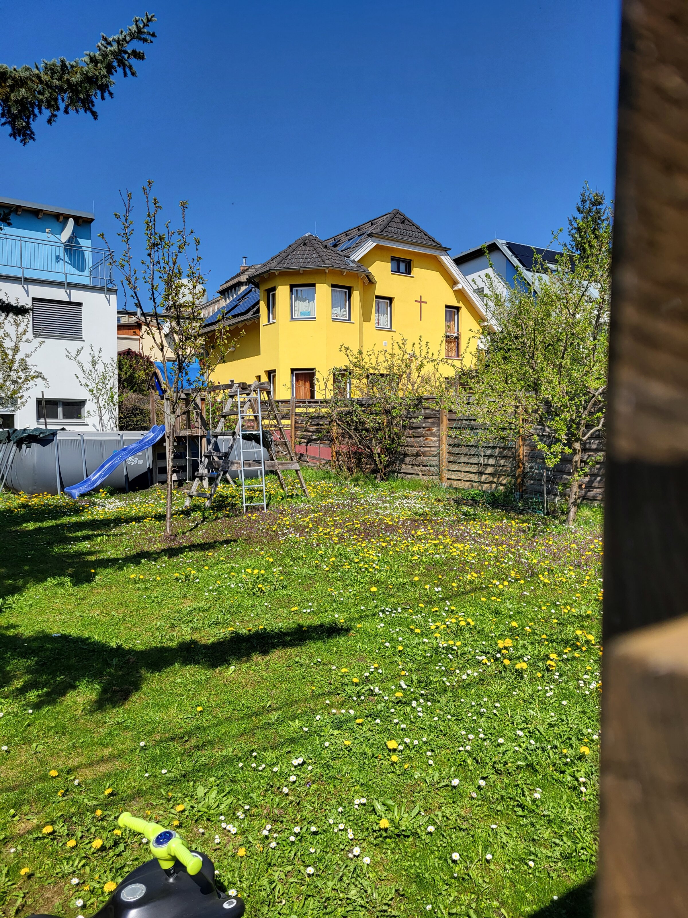 house in the quiet park