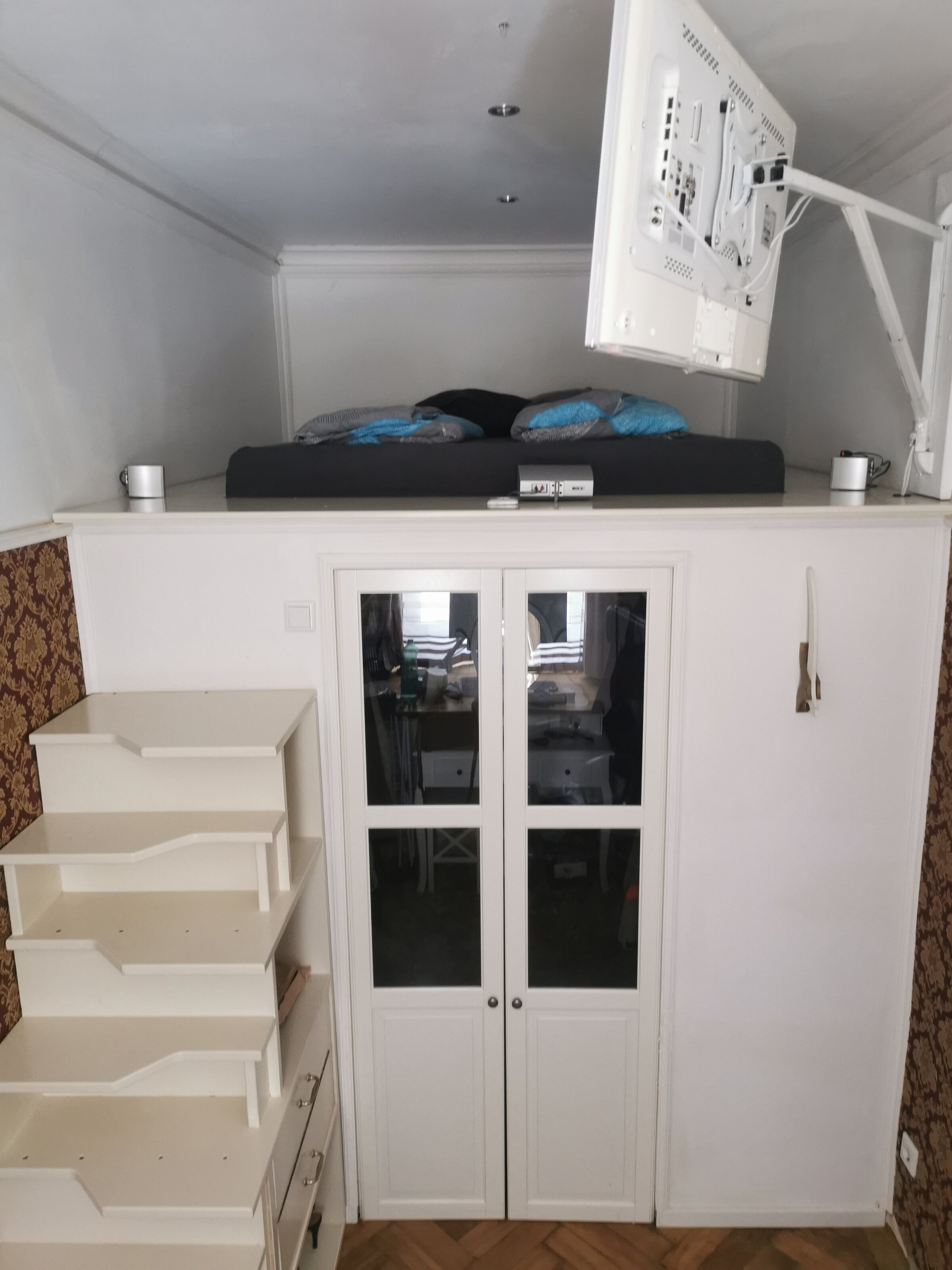 Garderobe & Schlafgelegenheit