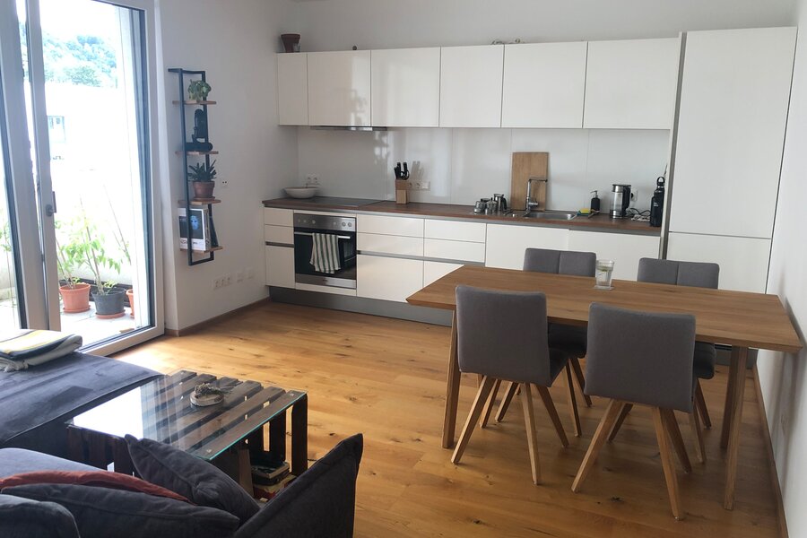 Living kitchen - kitchen side