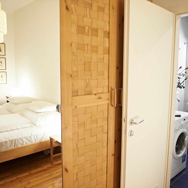 Schlafzimmer, Blick ins Badezimmer