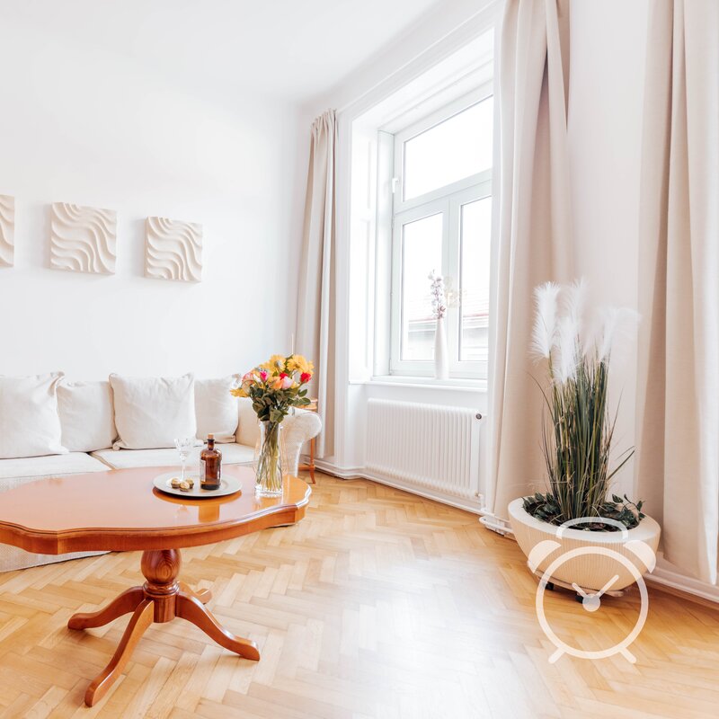 Bright living room with parquet – 4-room apartment for short-term rental & temporary housing for 1 to 6 months in Vienna