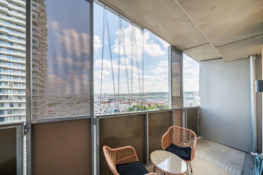 Balkon mit Stadtpanorama: 2-Zimmer Wohnung für Kurzzeitmiete & Wohnen auf Zeit, 1 bis 6 Monate, Wien