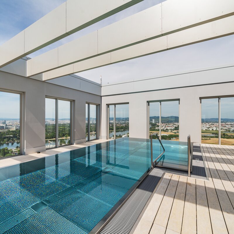 Rooftop pool with city views – 4-room apartment for short-term rental, temporary housing for 1 to 6 months in Vienna