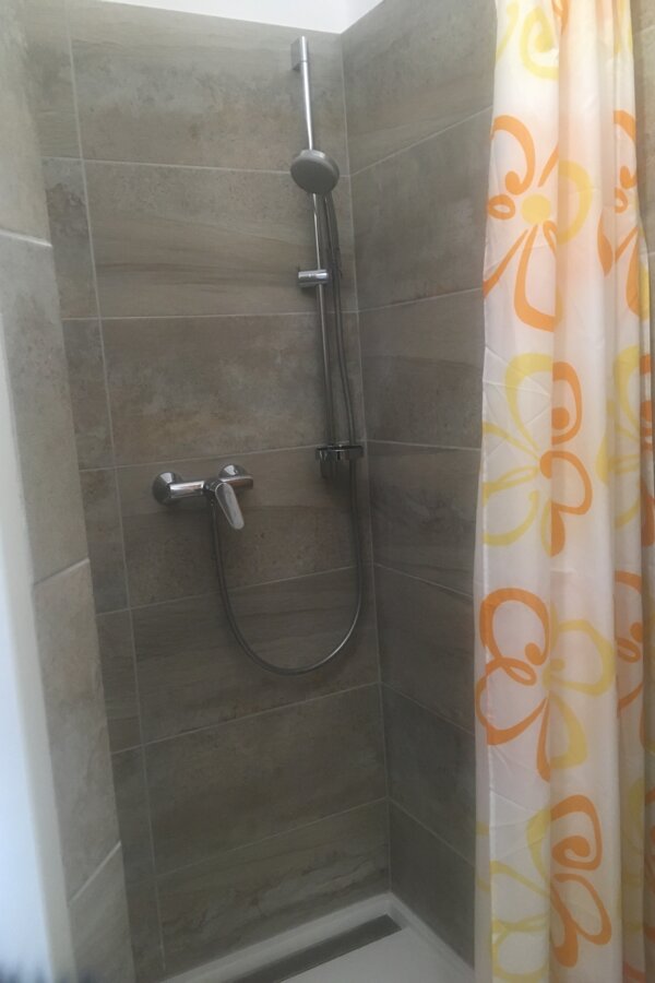 Dusche im Bad