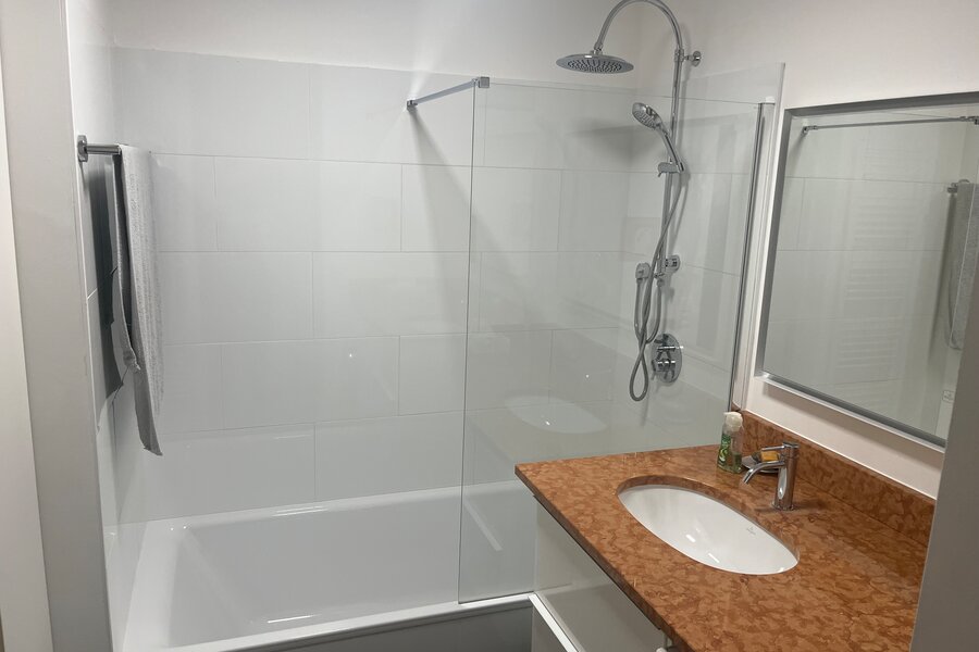 Extrabreite Badewanne