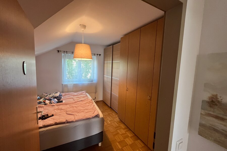 Bockspringdoppelbett, Kleiderschränke