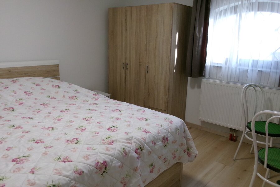 Schlafzimmer (180x200) | © rh