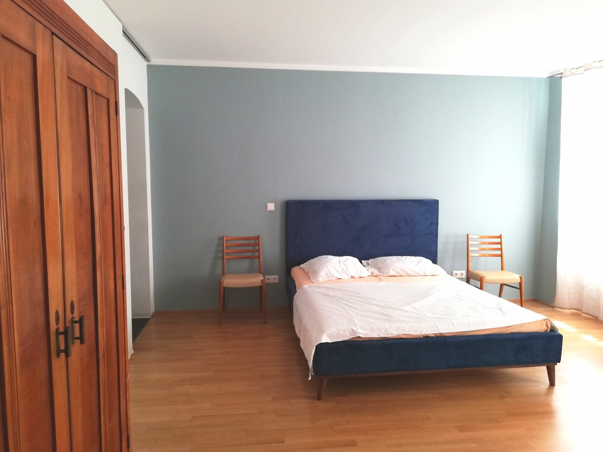 Queen size Bed, Art Nouveau Wardrobe | © Martina Kuso