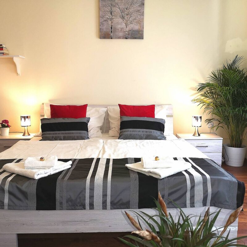 Gemütliches Doppelbett-Zimmer einer möblierten 1-Zimmer Wohnung – Kurzzeitmiete & Wohnen auf Zeit für 1 bis 6 Monate in Wien