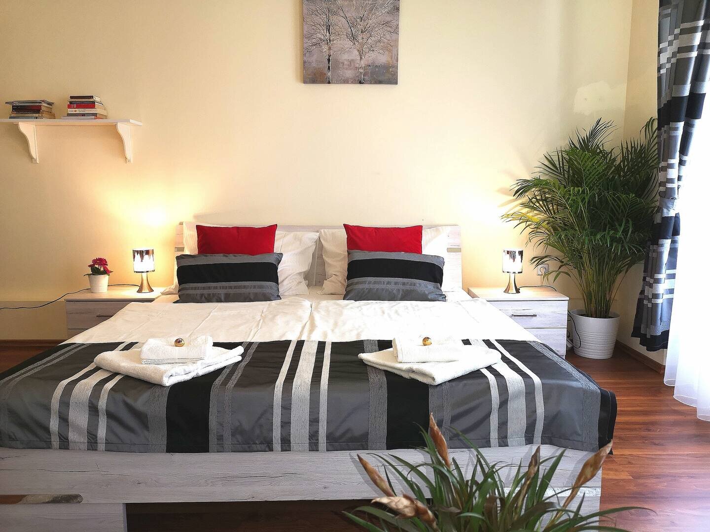 Gemütliches Doppelbett-Zimmer einer möblierten 1-Zimmer Wohnung – Kurzzeitmiete & Wohnen auf Zeit für 1 bis 6 Monate in Wien