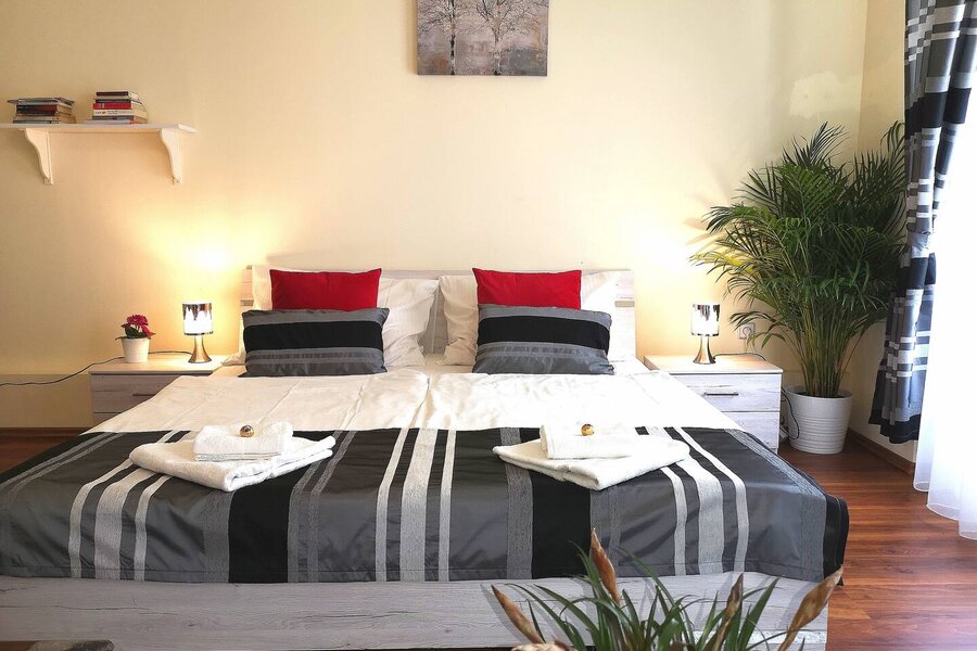 Gemütliches Doppelbett-Zimmer einer möblierten 1-Zimmer Wohnung – Kurzzeitmiete & Wohnen auf Zeit für 1 bis 6 Monate in Wien