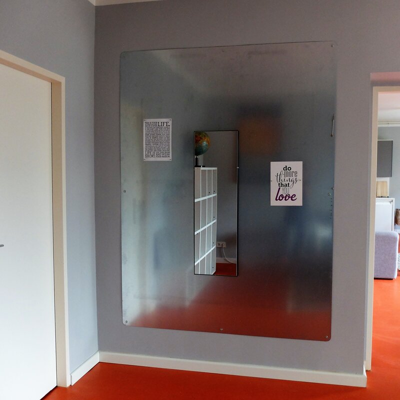 Spiegel auf Spiegel im Schlafzimmer