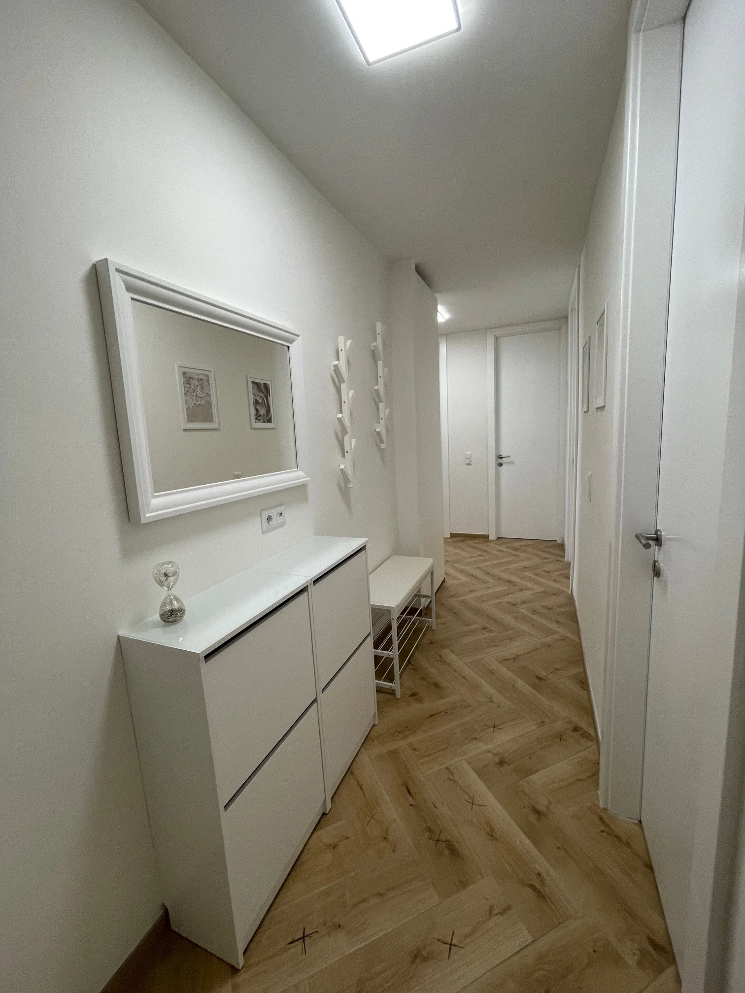 genug Platz für Schuhe und Jacken