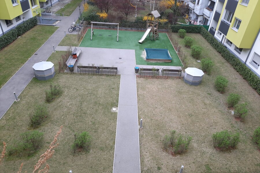 Innenhof mit Spielplatz