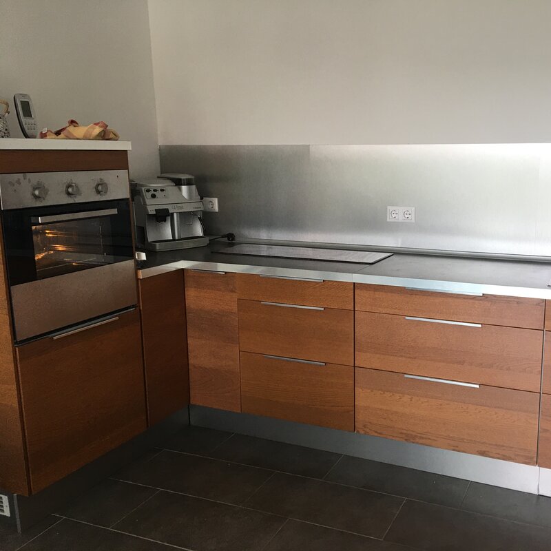 Gut ausgestattete Einbauküche