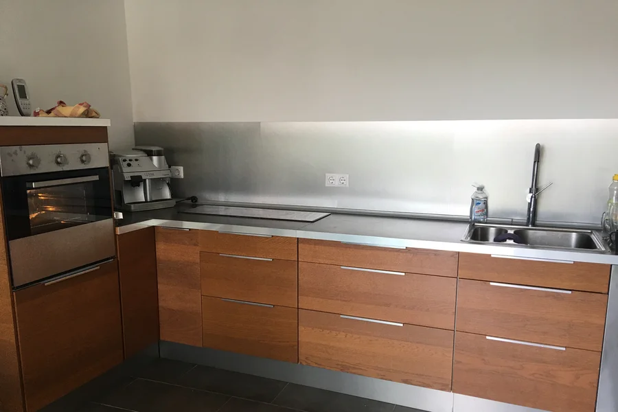 Gut ausgestattete Einbauküche