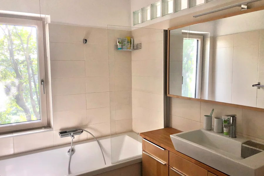 Badezimmer mit Badewanne