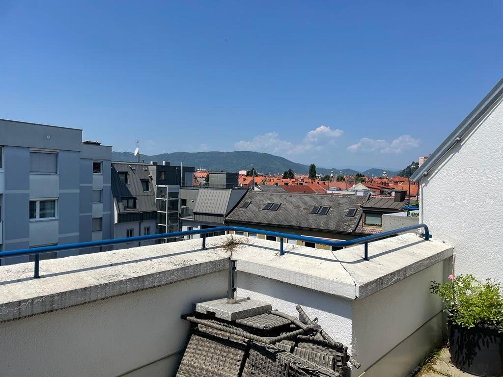 Dachterrasse mit Stadtblick – 2-Zimmer Wohnung, Kurzzeitmiete Graz, Wohnen auf Zeit für 1 bis 6 Monate