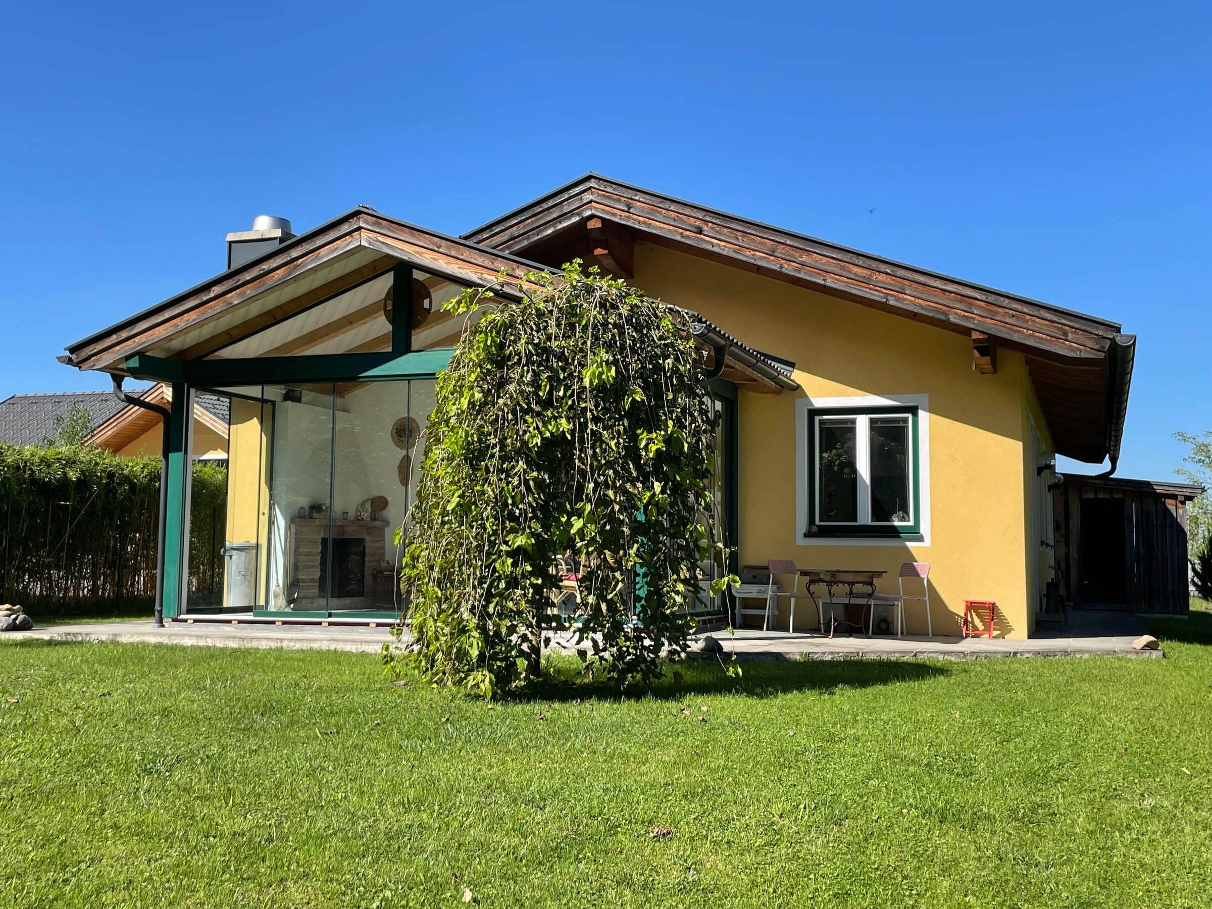Freistehendes Haus mit Garten & Wintergarten – Kurzzeitmiete & Wohnen auf Zeit für 1 bis 6 Monate in St. Leonhard